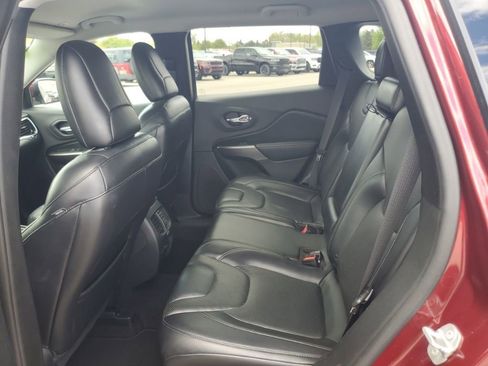 Used 2019 Jeep Cherokee Limited FWD image 30
