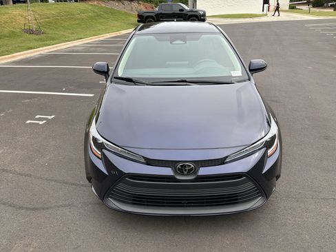 Used 2025 Toyota Corolla LE FWD image 3