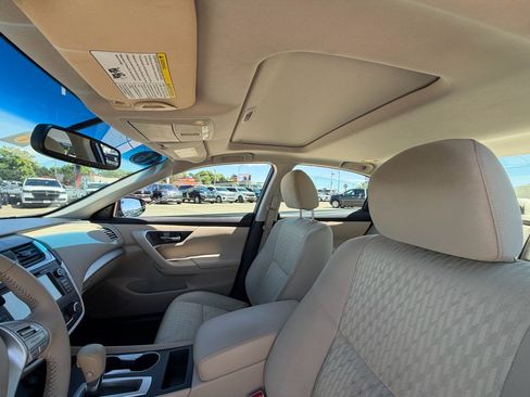 Used 2016 Nissan Altima 2.5 SV w/ Convenience Package FWD image 12