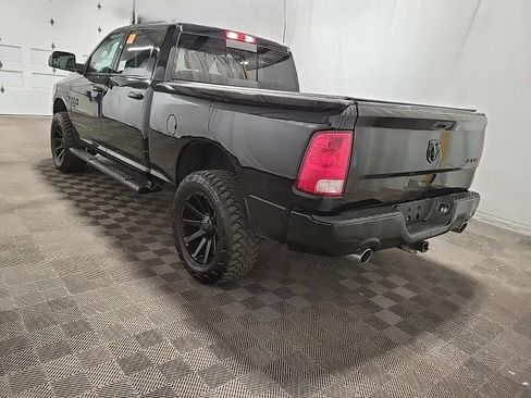 Used 2019 RAM 1500 Classic SLT image 2