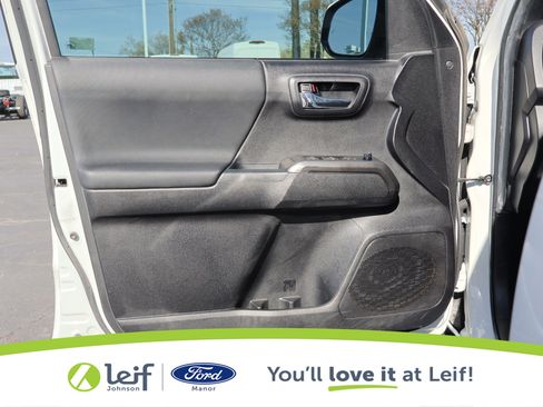 Used 2023 Toyota Tacoma TRD Off-Road image 11