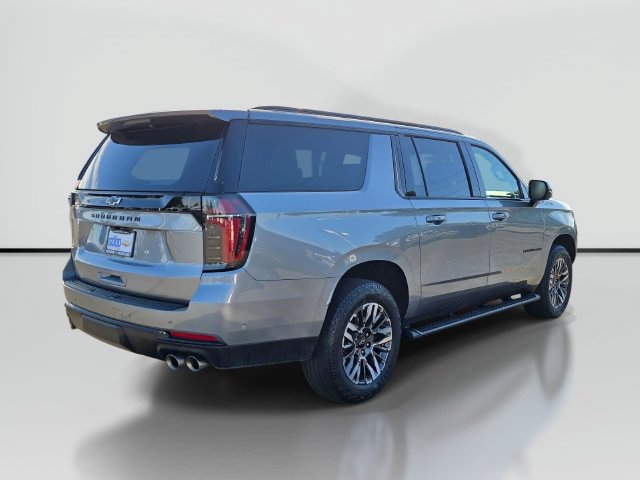Used 2025 Chevrolet Suburban Z71 AWD/4WD image 5