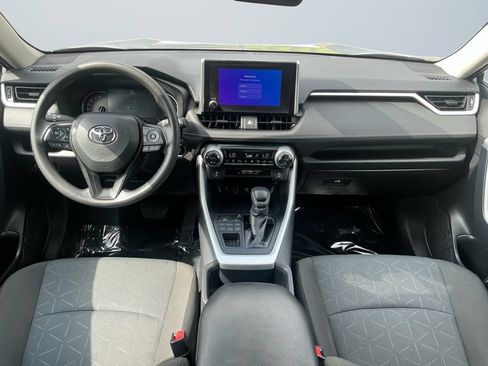 Used 2025 Toyota RAV4 XLE AWD/4WD image 11