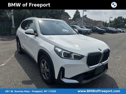 Used 2023 BMW X1 xDrive28i w/ Premium Package AWD/4WD image 1