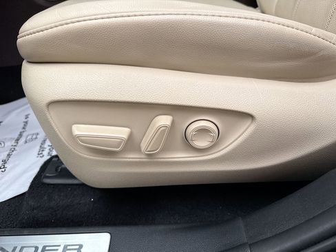 Used 2022 Toyota Highlander Limited AWD/4WD image 14