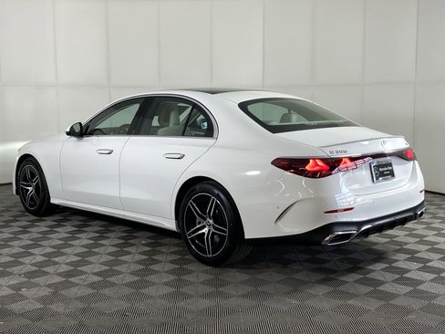 Used 2025 Mercedes-Benz E 350 4MATIC Sedan image 5