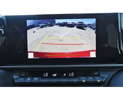 Used 2025 Toyota Camry SE image 23