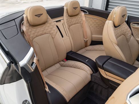 Used 2020 Bentley Continental GT image 32