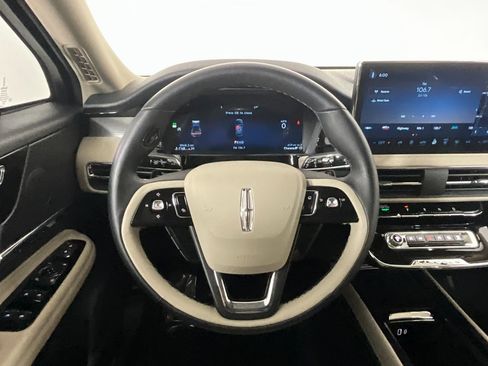 Used 2025 Lincoln Corsair FWD image 11