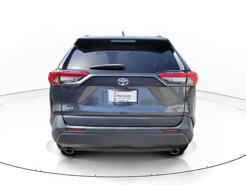 Used 2021 Toyota RAV4 XLE AWD/4WD image 5
