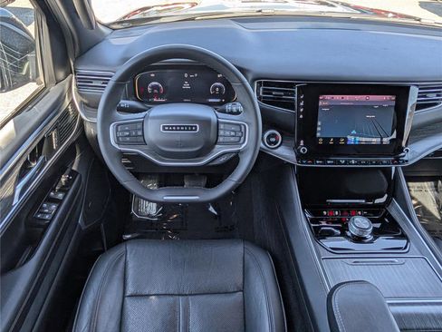 Used 2024 Jeep Wagoneer L Series II w/ Flexible Seating Group image 21