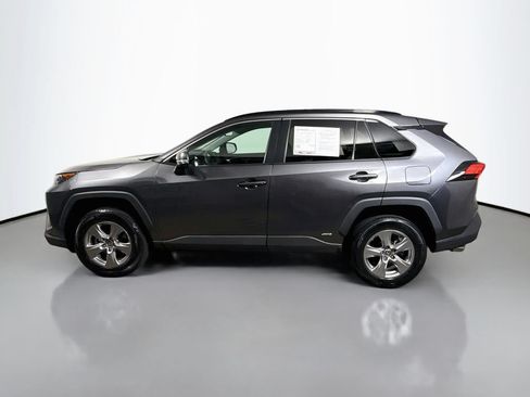 Certified 2022 Toyota RAV4 LE AWD/4WD image 4