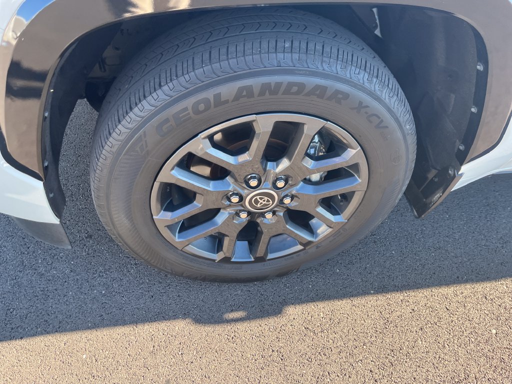 Used 2023 Toyota Sequoia Platinum AWD/4WD image 9