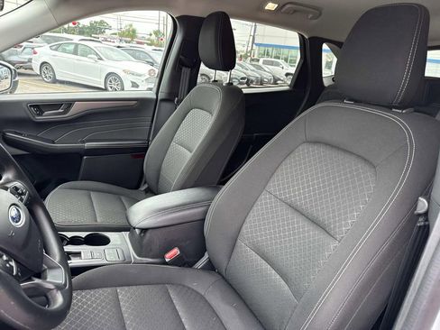 Used 2025 Ford Escape Active AWD/4WD image 17