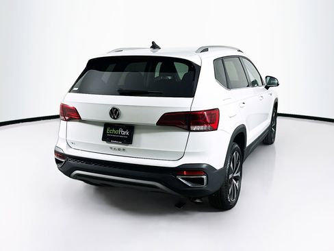 Used 2024 Volkswagen Taos SE image 9