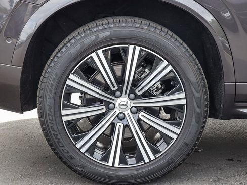 Used 2024 Volvo XC90 B6 Plus image 7