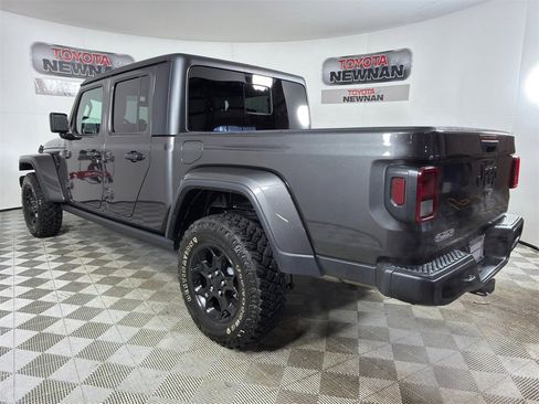 Used 2023 Jeep Gladiator Willys image 6