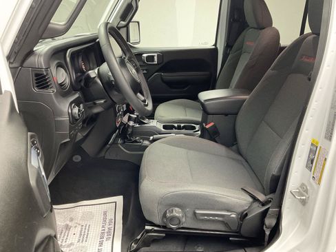 Used 2025 Jeep Wrangler Unlimited Rubicon AWD/4WD image 12