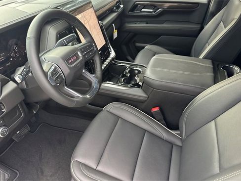 New 2026 GMC Yukon XL Elevation image 10