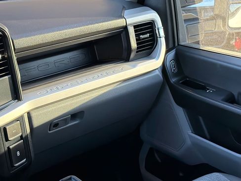 Used 2024 Ford F250 XL w/ XL Chrome Package image 16