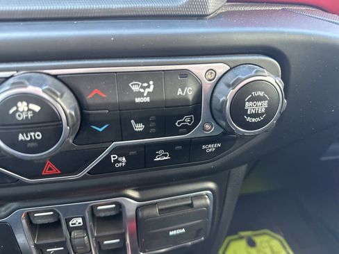 Used 2022 Jeep Wrangler Unlimited Rubicon w/ LED Lighting Group image 18