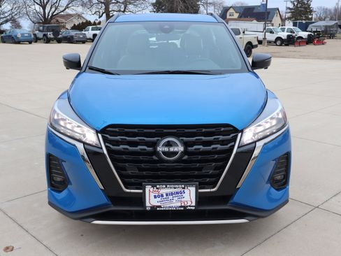Used 2023 Nissan Kicks SR w/ SR Premium Package image 2