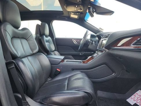 Used 2019 Lincoln Continental Reserve FWD image 12