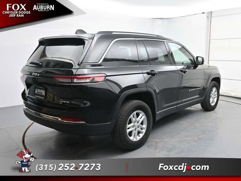 Used 2023 Jeep Grand Cherokee Laredo w/ Luxury Tech Group I image 12