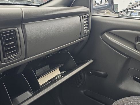 Used 2006 Chevrolet Silverado 2500 W/T image 26