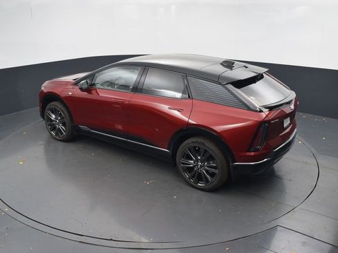 New 2026 Cadillac Optiq Sport 2 image 41