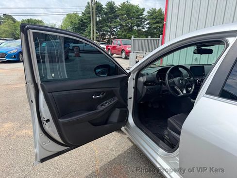 Used 2020 Nissan Sentra SV FWD image 9