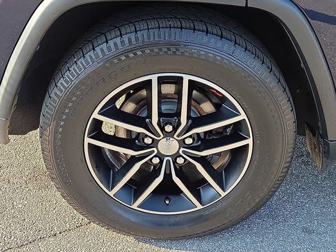 Used 2018 Jeep Grand Cherokee Trailhawk AWD/4WD image 7
