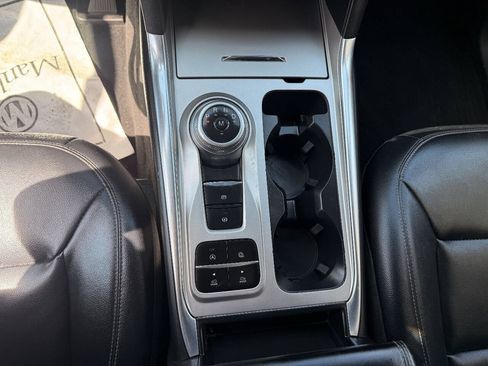 Used 2020 Ford Explorer XLT w/ Equipment Group 202A RWD image 20