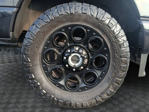 Used 2024 Ford F250 Lariat w/ Black Appearance Package AWD/4WD image 22