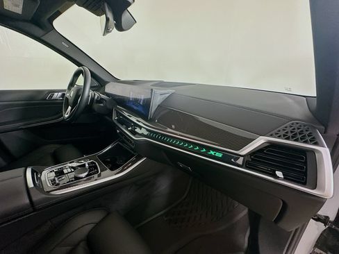 Used 2025 BMW X5 xDrive40i w/ M Sport Package AWD/4WD image 48