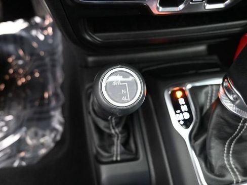 Used 2021 Jeep Wrangler Unlimited Sahara w/ Uconnect 4C Nav & Sound Group AWD/4WD image 30
