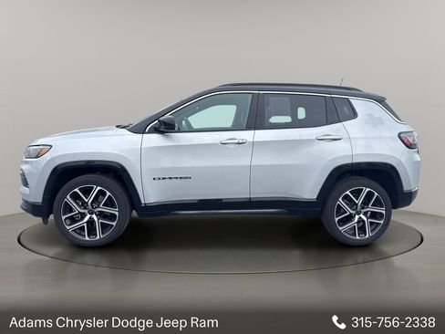 Used 2025 Jeep Compass Limited w/ Elite Group AWD/4WD image 4