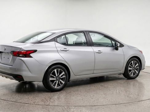 Used 2025 Nissan Versa SV FWD image 9