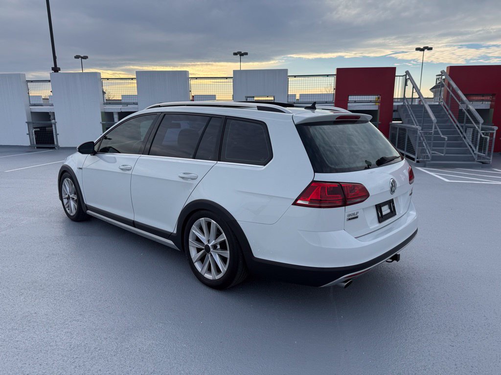 Used 2017 Volkswagen Golf Alltrack SE AWD/4WD image 4