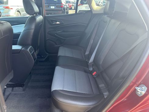 Used 2025 Chevrolet Trax LT image 25