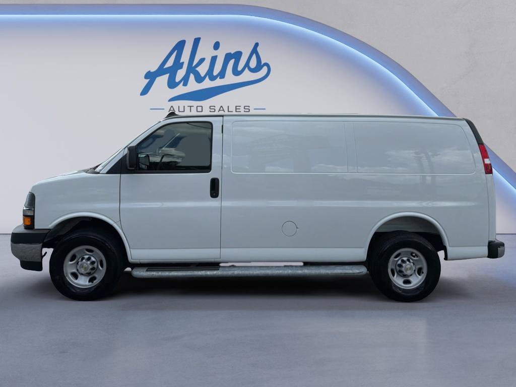 Used 2025 Chevrolet Express 2500 w/ Driver Convenience Package RWD image 4