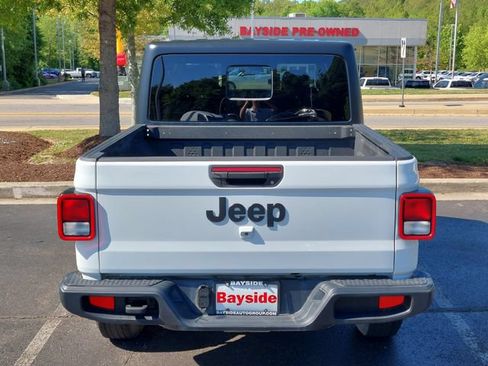 Used 2025 Jeep Gladiator Sport AWD/4WD image 17