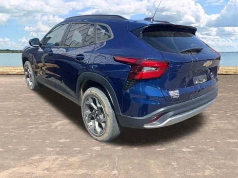Used 2024 Chevrolet Trax LT w/ Driver Confidence Package FWD image 4