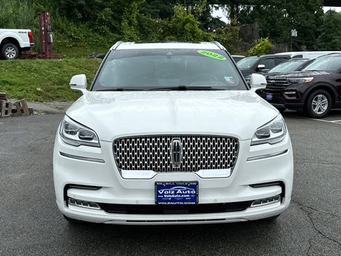 Used 2022 Lincoln Aviator Reserve w/ Equipment Group 201A AWD/4WD image 2