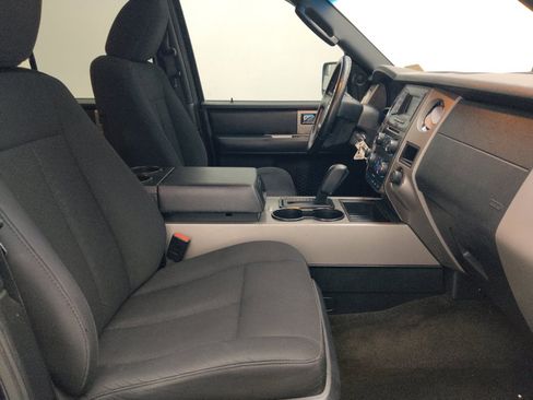 Used 2017 Ford Expedition XLT AWD/4WD image 21