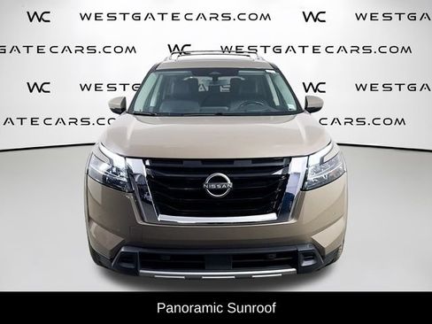 Used 2023 Nissan Pathfinder Platinum FWD image 4