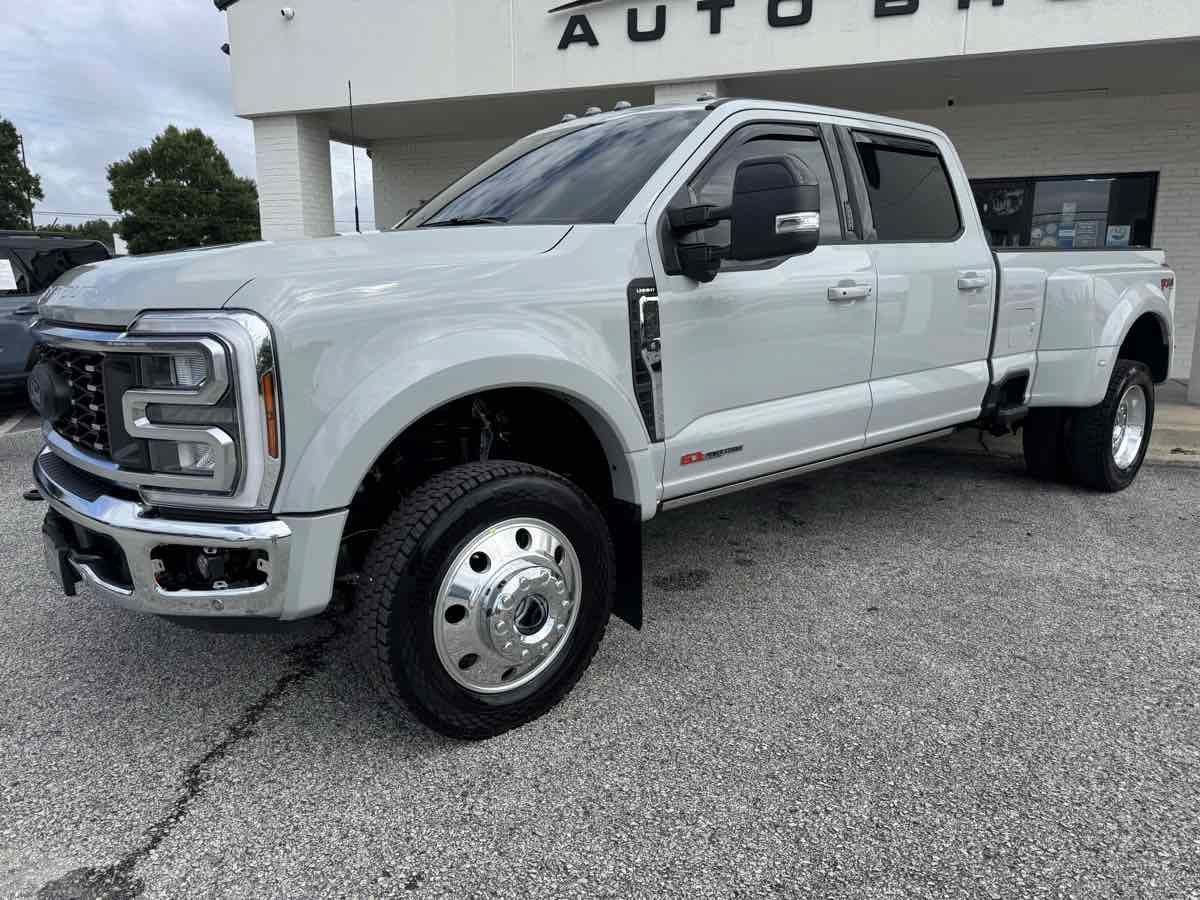 Used 2026 Ford F450 Lariat w/ Lariat Ultimate Package AWD/4WD image 2