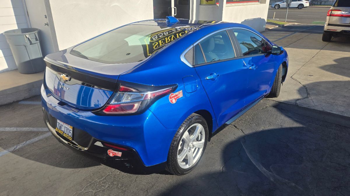 Used 2017 Chevrolet Volt LT FWD image 5