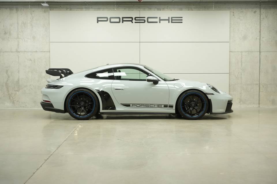 Certified 2022 Porsche 911 GT3 RWD image 8