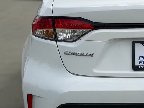 Used 2024 Toyota Corolla LE AWD/4WD image 14